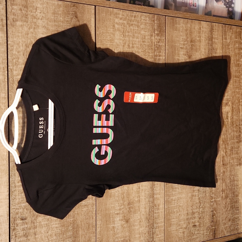 Guess - tshirt